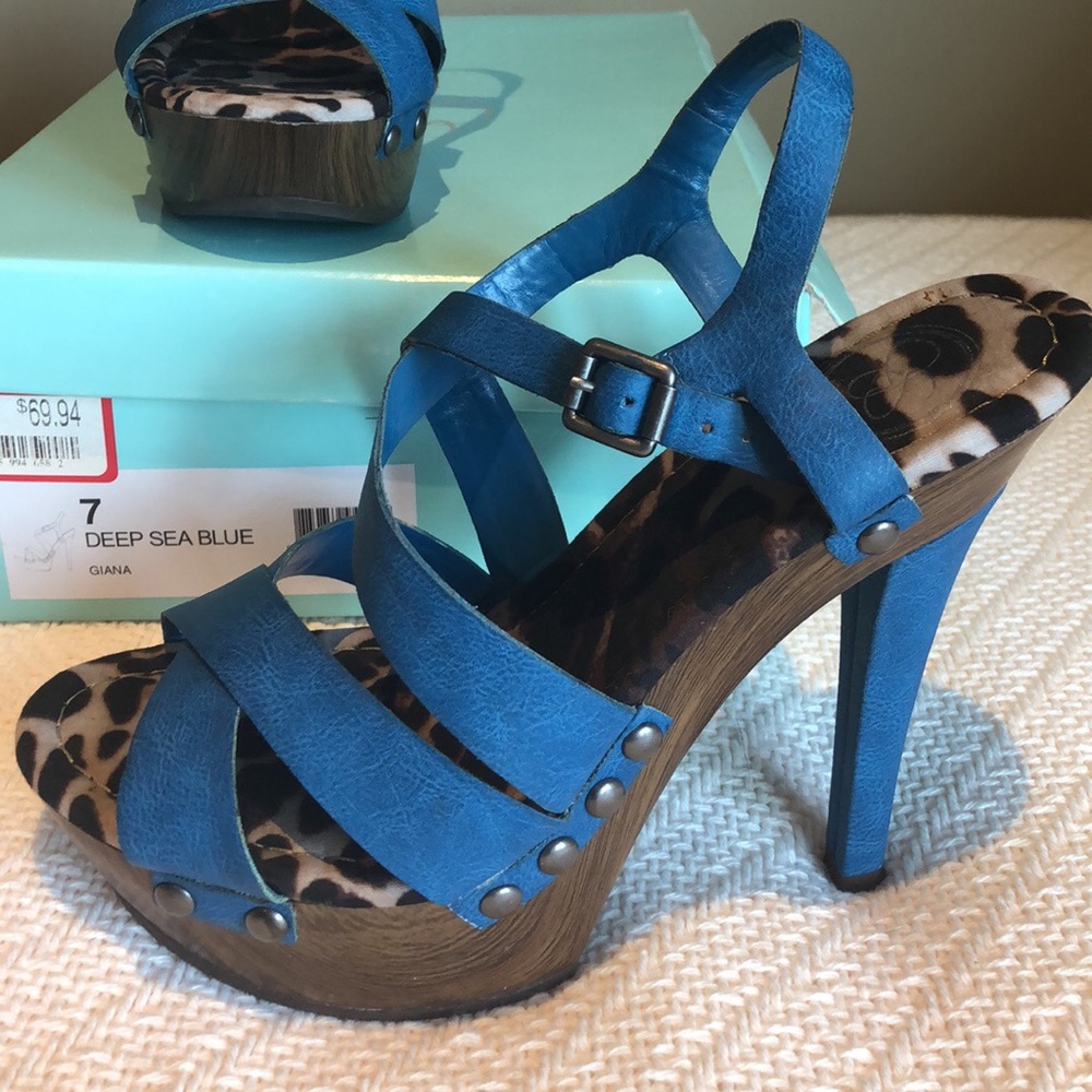 Jessica Simpson heels